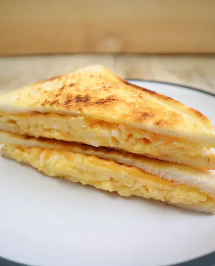 Cheese Scrambled Eggs Sandwich