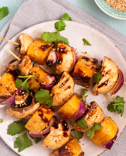 Teriyaki-Champignon-Spieße mit Ananas