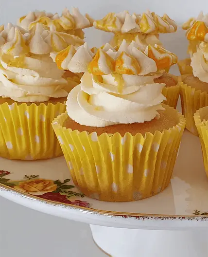 Keto Lemon Meringue Cupcakes