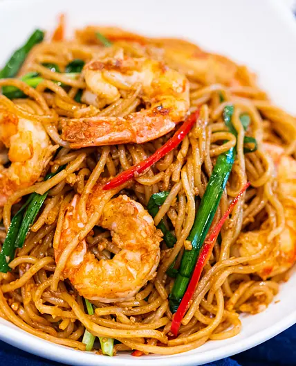 Garlic Shrimp Lo Mein (虾仁捞面)