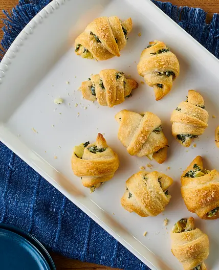 Air Fryer Spinach-Artichoke Crescent Bites