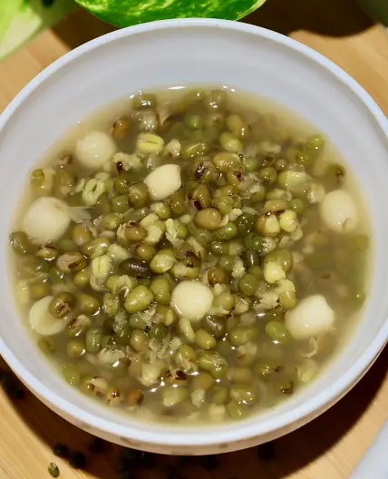 Vietnamese Mung Bean Sweet Soup