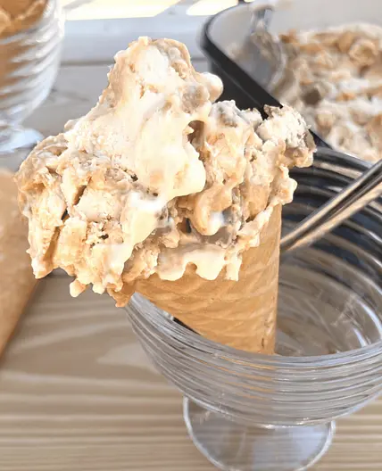 No-Churn Greek Yoghurt Ice-Cream (with a caramel swirl and Snickers)