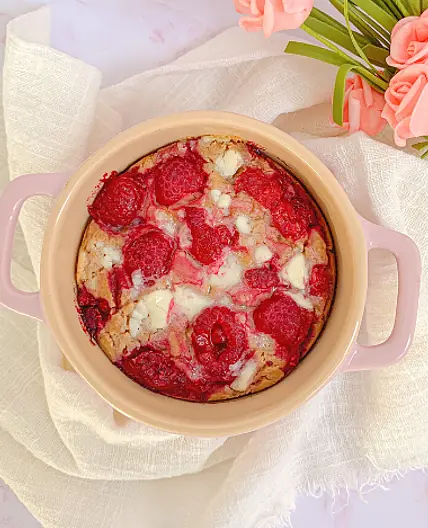 Raspberry White Chocolate Baked Oats