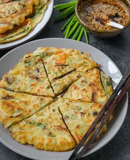 Vegan Pajeon 파전 (Korean Scallion/Green Onion Pancakes)