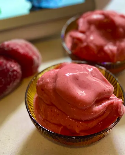 Quick & Easy Strawberry Nice Cream Recipe 🍓 Healthy Summer Dessert!