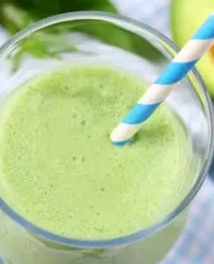 Frullato di avocado fragole e menta