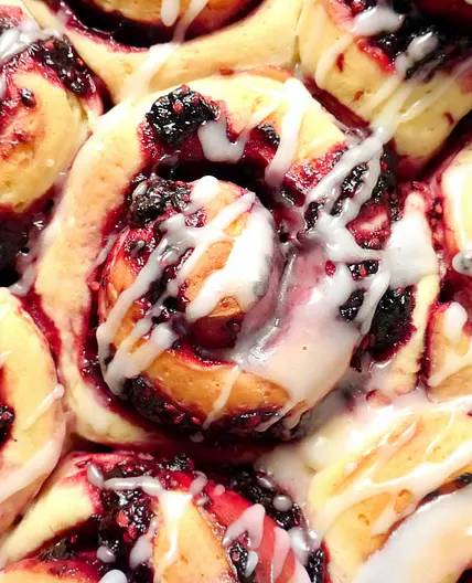 Blackberry Skillet Overnight Buns (Bread Machine)