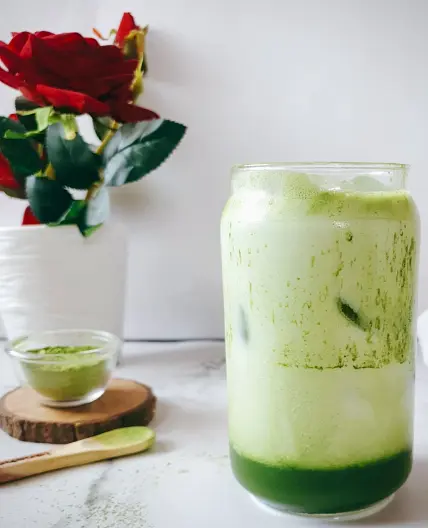 EASY Starbucks Matcha Latte Recipe (Copycat Iced Latte)