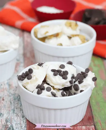 Easy Frozen Yogurt Banana Pops