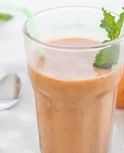 Frullato di albicocche e yogurt