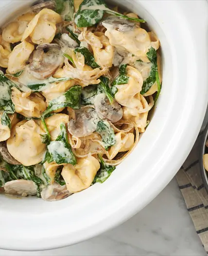 Slow-Cooker Spinach-Mushroom Tortellini