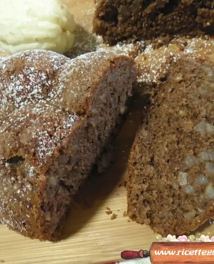 Plumcake zucchine spinose e nocciole