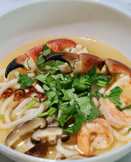 Vietnamese Shrimp and Crab Thick Noodle (Bánh Canh Tôm Cua)
