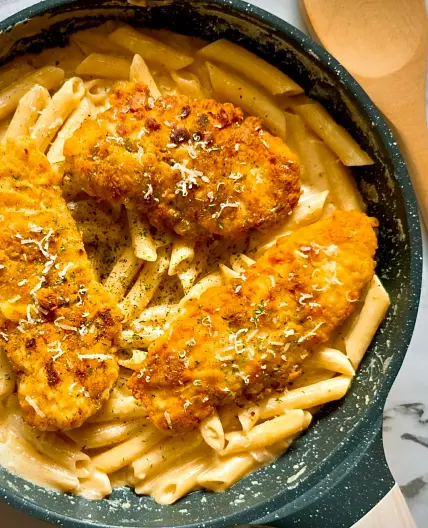 CREAMY Garlic Parmesan Pasta with Chicken Recipe