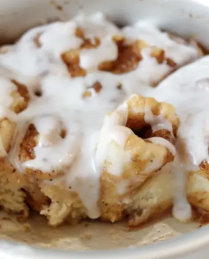 2-Ingredient Dough Cinnamon Rolls