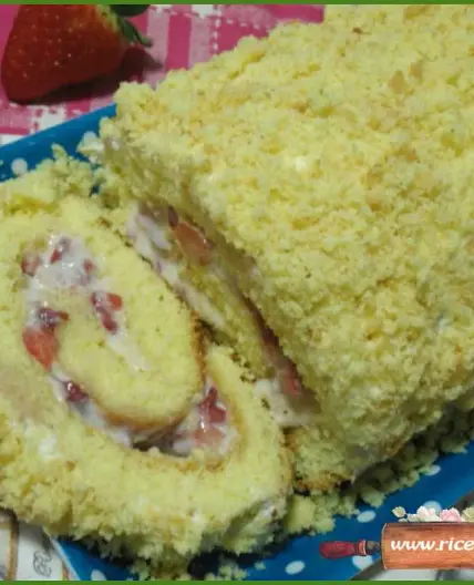 Rotolo mimosa crema ganache e fragole