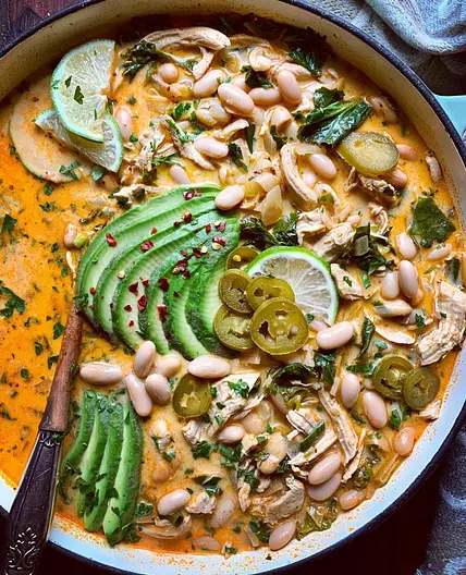 Creamy Chicken & White Bean Chili with Kale