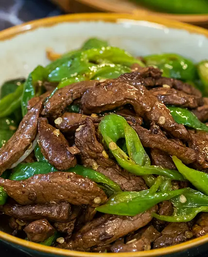 BETTER THAN TAKEOUT – Authentic Pepper Steak (杭椒牛柳)
