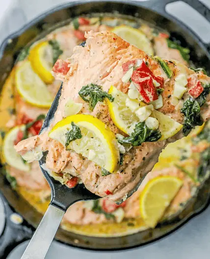 One Pot Creamy Lemon Salmon Florentine