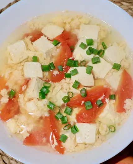 Tofu and Tomato Egg Drop Soup