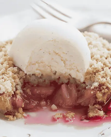 Rhubarb Crumble (Fruit and Oat Dessert)