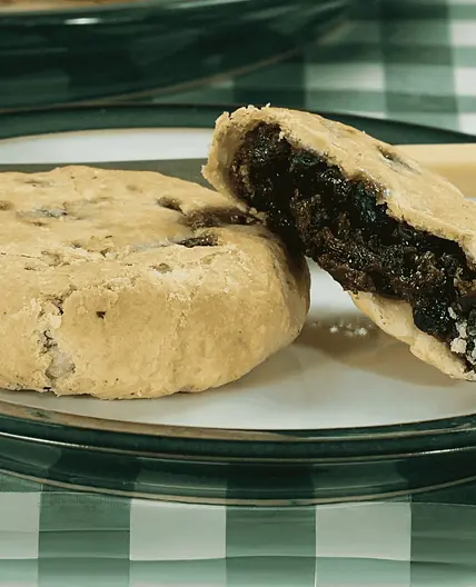 Eccles Cake (Currant Filled Pastry)