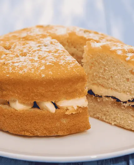 Victoria Sponge (Layered Jam Cake)