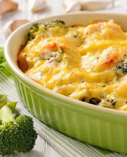 Gratin de pommes de terre, brocolis et champignons
