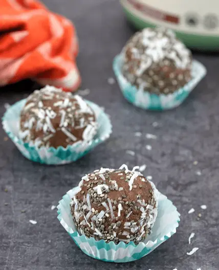 Chocolate Protein Balls (dairy and gluten-free)