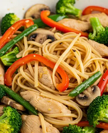 Recette des nouilles sautées au poulet