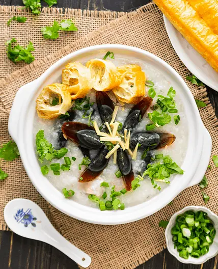 Century Egg and Pork Congee (皮蛋瘦肉粥)