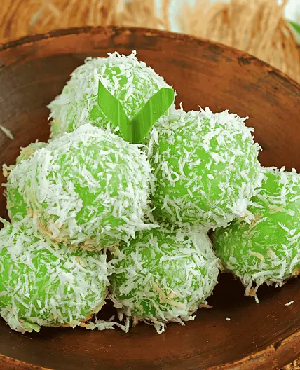 Indonesian Klepon (Sweet Rice Cake)