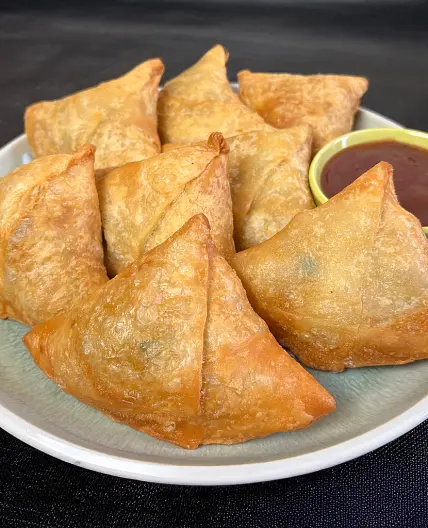 Tandoori Chicken Paratha Samosa