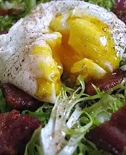 Menu des gones recettes lyonaises : la salade lyonnaise