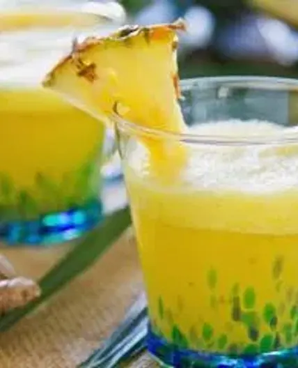Frullato di ananas e zenzero