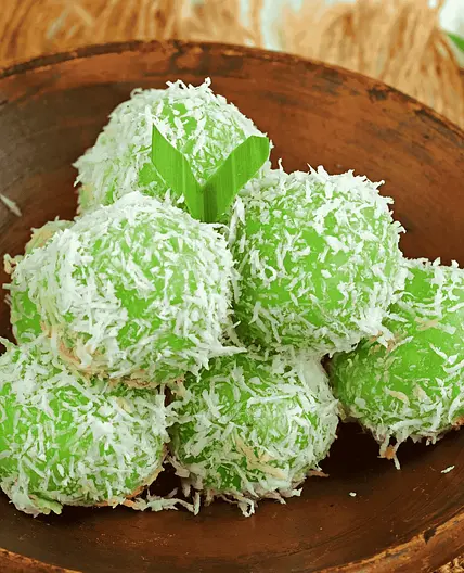 Indonesian Klepon (Sweet Rice Cake)