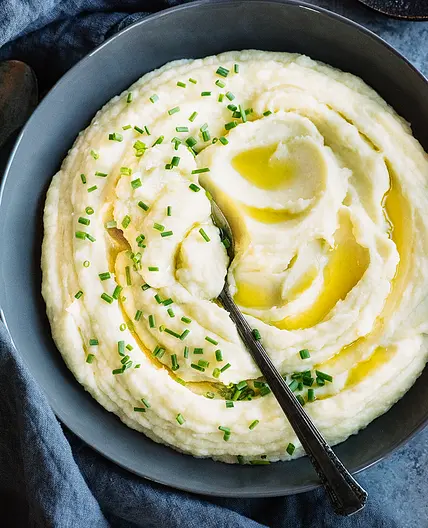 Creamiest Parsnip & Cauliflower Mash with Garlic & Chives
