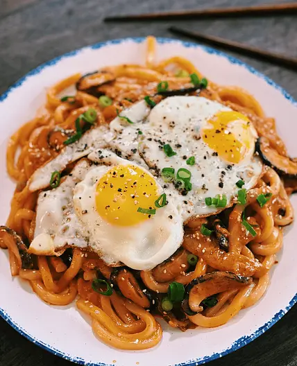 Creamy Kimchi Udon