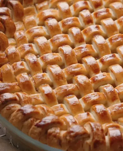 Step-by-Step Apple Pie Recipe that Looks Like an ART!