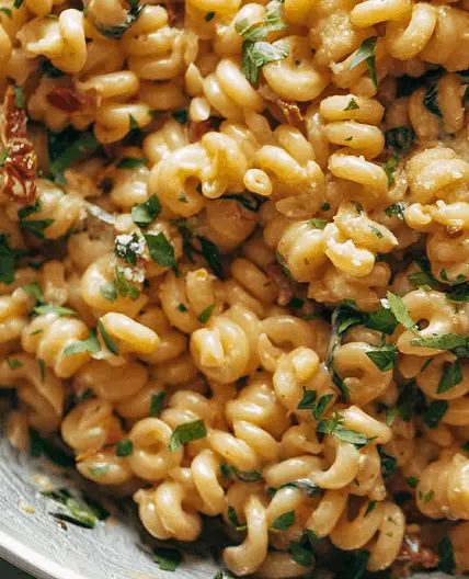 Creamy Garlic Sun-Dried Tomato Pasta