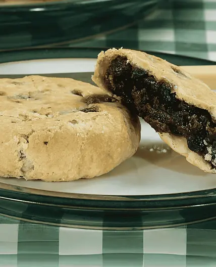 Eccles Cake (Currant Filled Pastry)