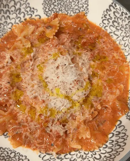 15 Minute Creamy Tomato Basil Pasta