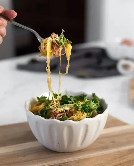 Whole30 Spaghetti Squash Carbonara