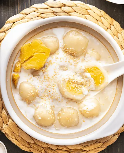 Vietnamese Glutinous Rice Balls (Chè Trôi Nước)