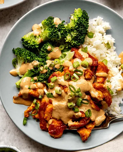 Red Curry Chicken Stir Fry with Spicy Cashew Sauce