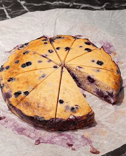 Yoghurt blueberry cheesecake