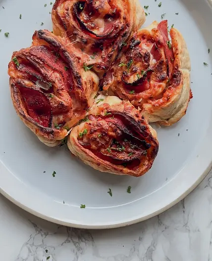 Easy Air Fryer Homemade Pepperoni Pizza Rolls