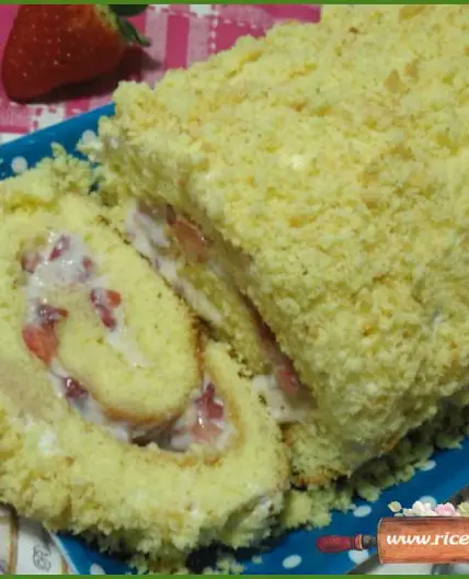 Rotolo mimosa crema ganache e fragole