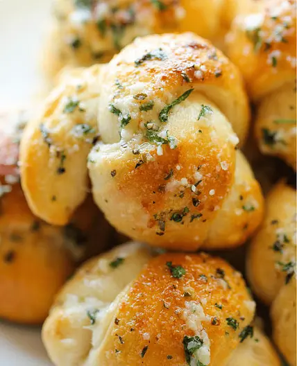 Easy Garlic Parmesan Knots